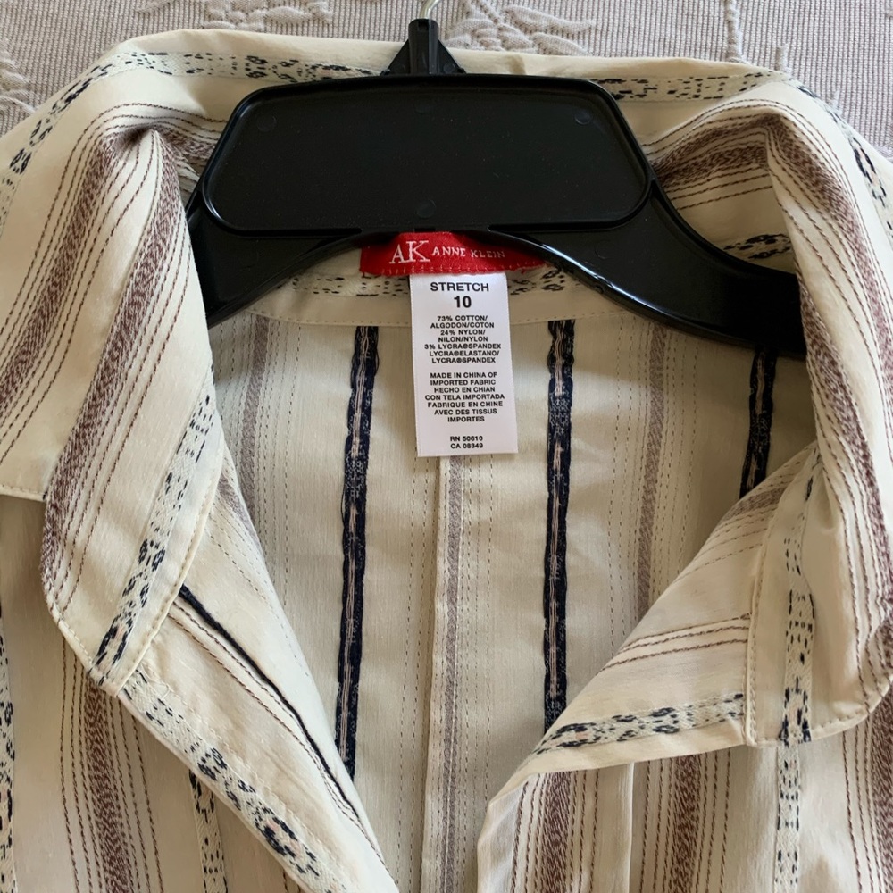 Anne Klein striped stretch blouse, has a western look. Excellent condition.